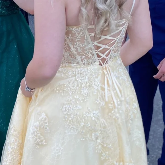 Prom dress - Picture 2 of 5